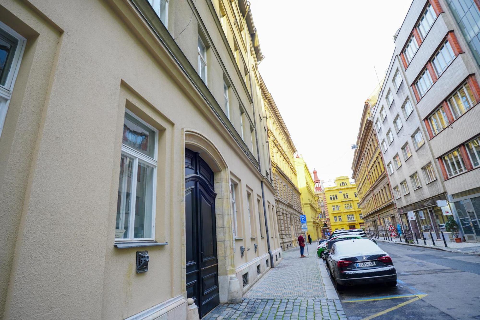 Elegant & Stylish Center Apartments!, Prague